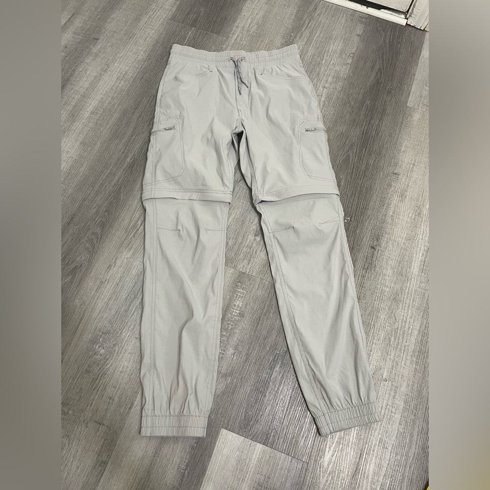 NWOT Eddie Bauer Boys Gray Convertible Cargo pants, Size Large (14-16)